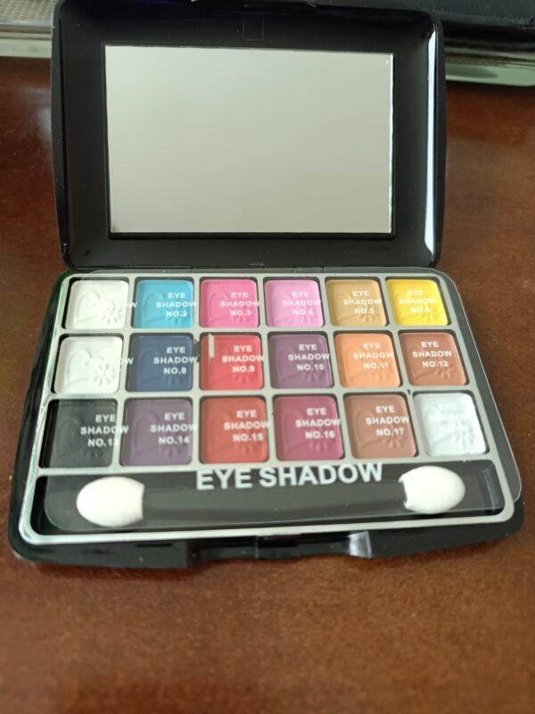 Paleta de Sombras 8 Colores – Tonos Tierra y Morados