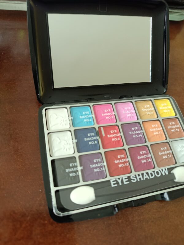 Paleta de Sombras 8 Colores – Tonos Tierra y Morados - Imagen 2