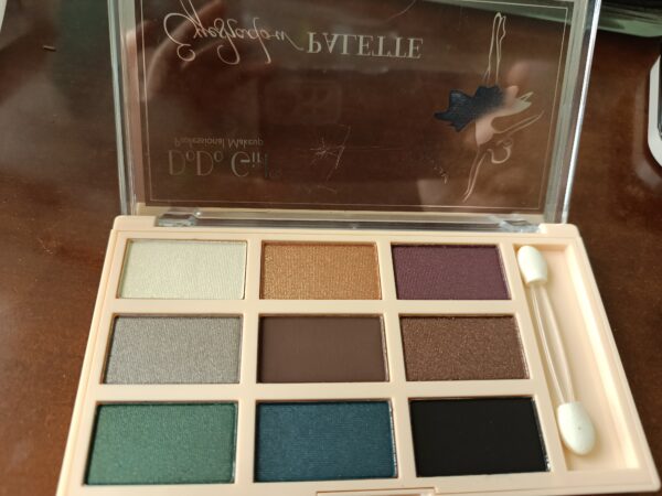 Paleta de Sombras 9 Tonos – Café, Verde y Gris