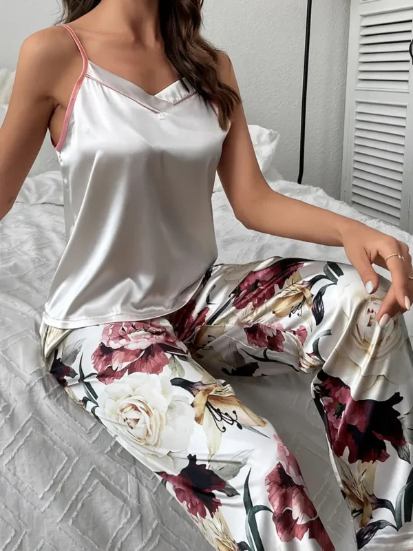 Conjunto de Pijama para Mujer – 2 Piezas de Satén con Estampado Floral y Cuello en V